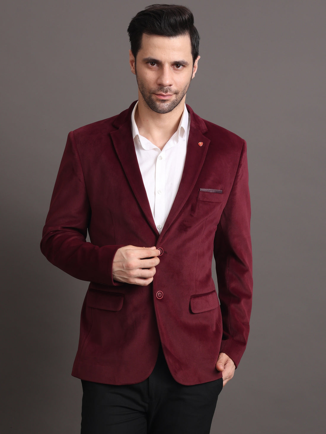 Men's Maroon Solid Velvet Tailored Fit Blazer