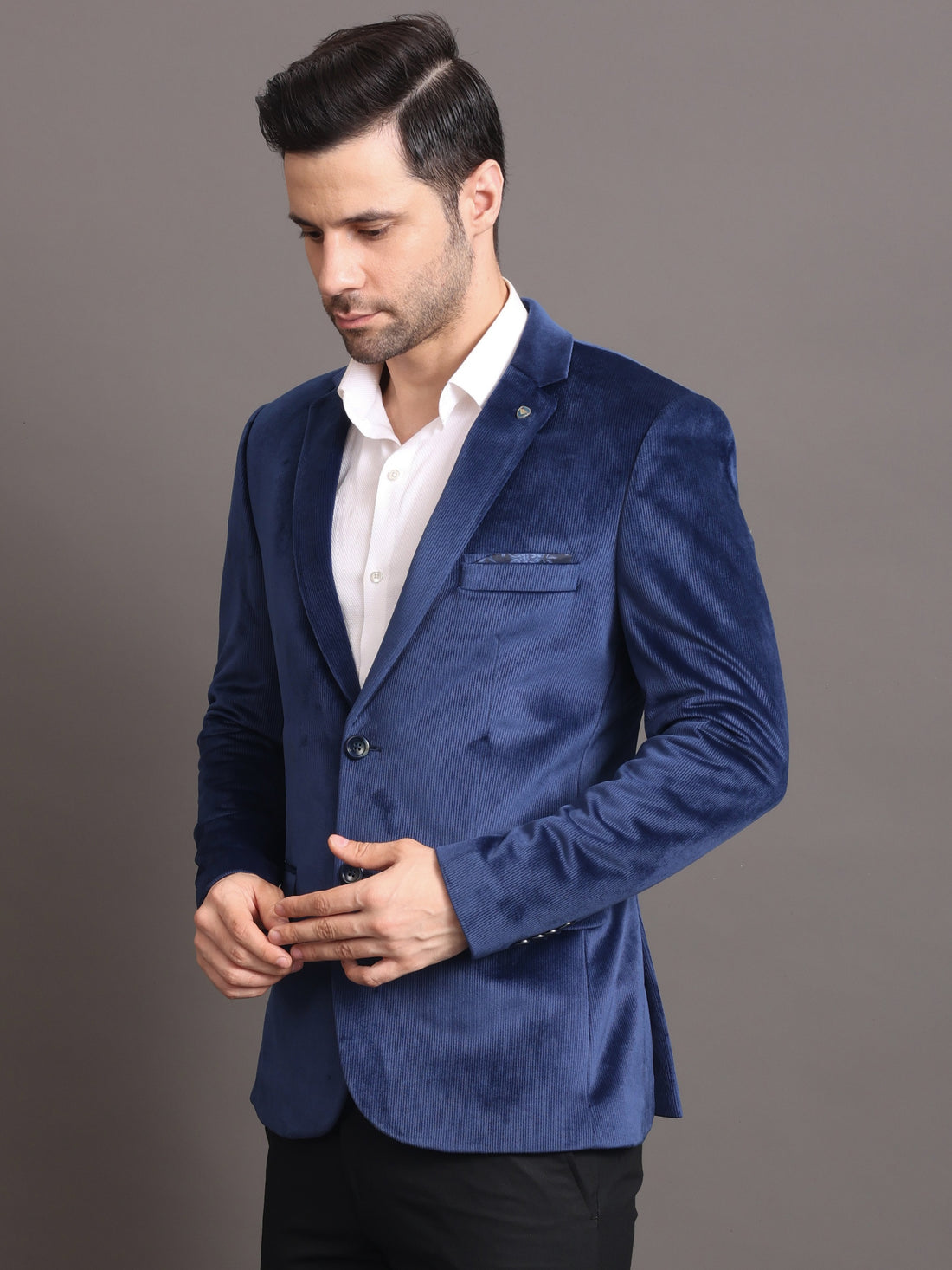 Men's Navy Blue Solid Velvet Tailored Fit Blazer