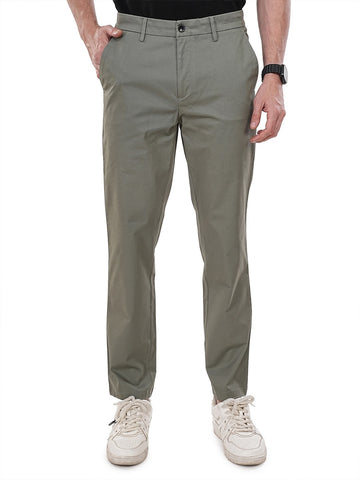 Men Light Pista Green Solid Regular Fit Chinos